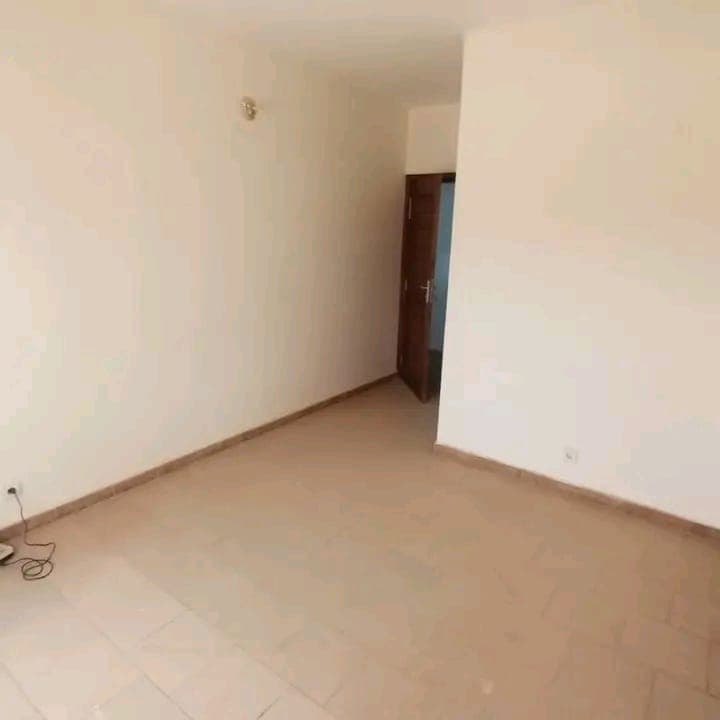 CHAMBRE SALLE DE DE BAIN INDÉPENDANTE À JAXAAY 2 - KEUR MASSAR